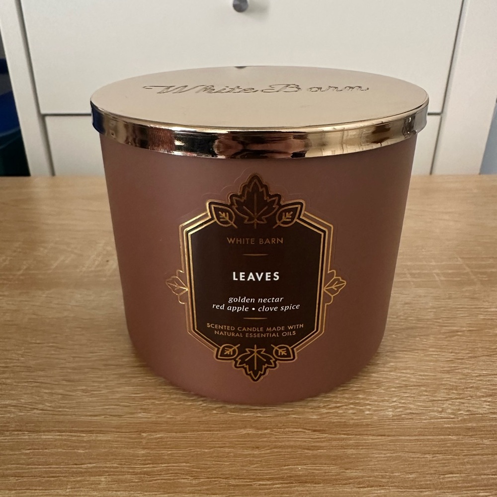 White Barn by Bath & Body Works Leaves Candle - Warm Brown